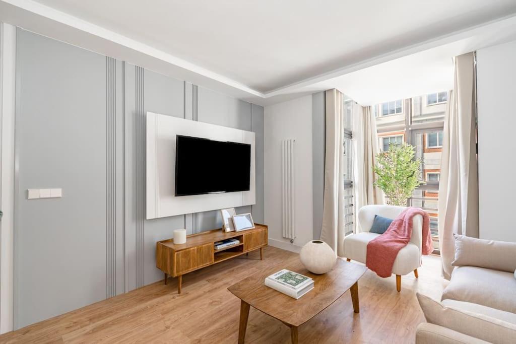 Gran Via VI Calle Jacometrezo 2Br 2Bh Lejlighed Madrid Eksteriør billede